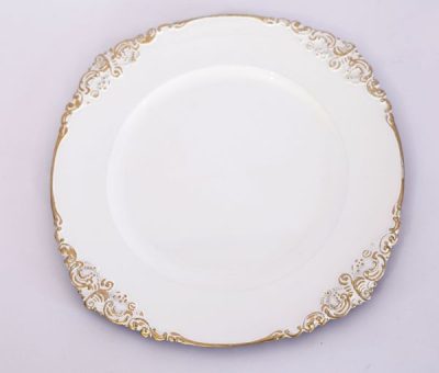 Sousplat Plástico Branco Com Detalhe Dourado
