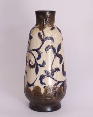 Vaso de Cerâmica Bege Com Detalhes de Flor de Lis